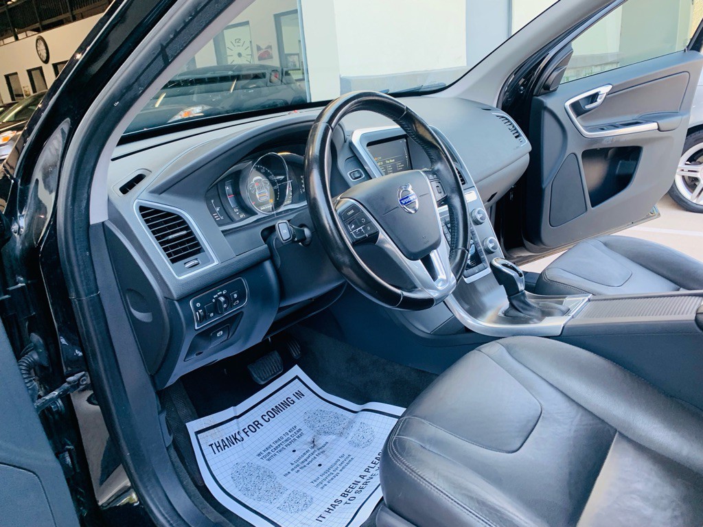 2016 Volvo XC60 Image 14