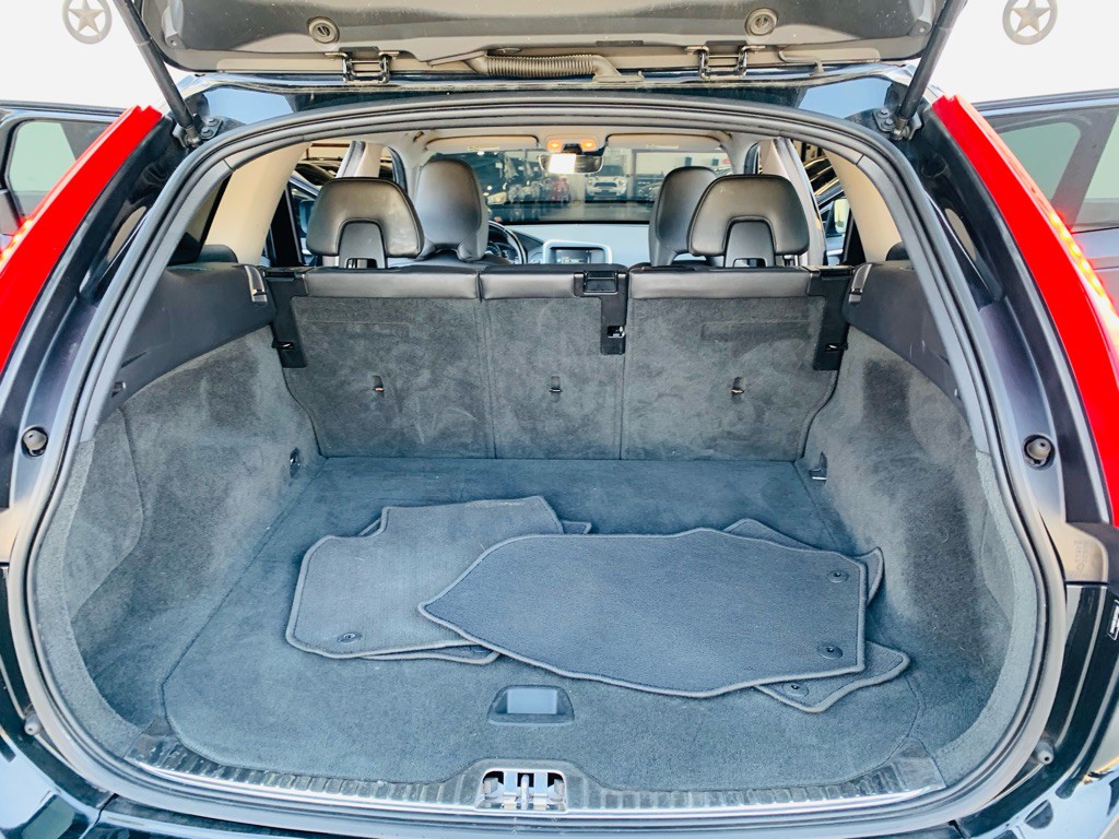2016 Volvo XC60 Image 19