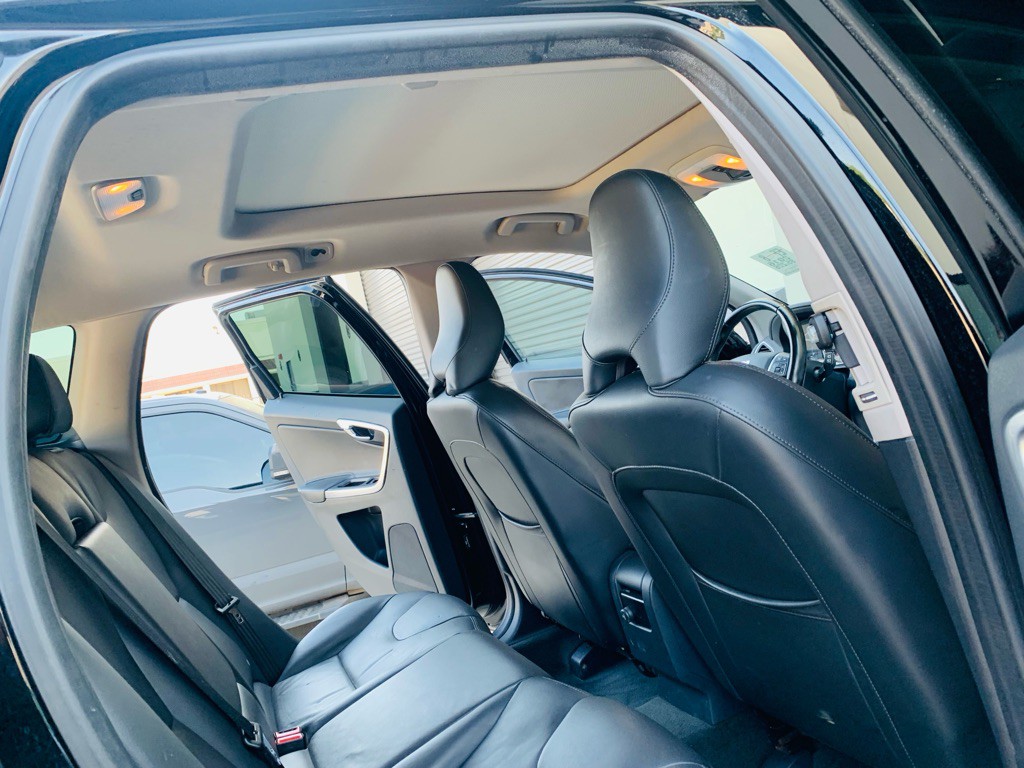 2016 Volvo XC60 Image 23