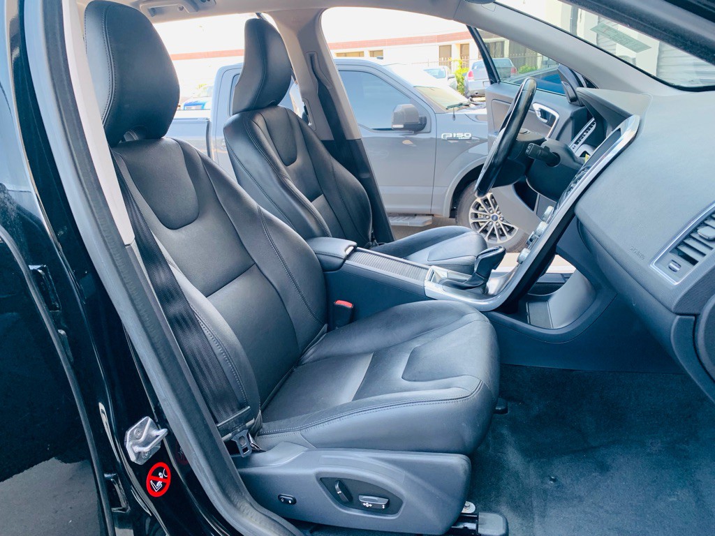 2016 Volvo XC60 Image 25