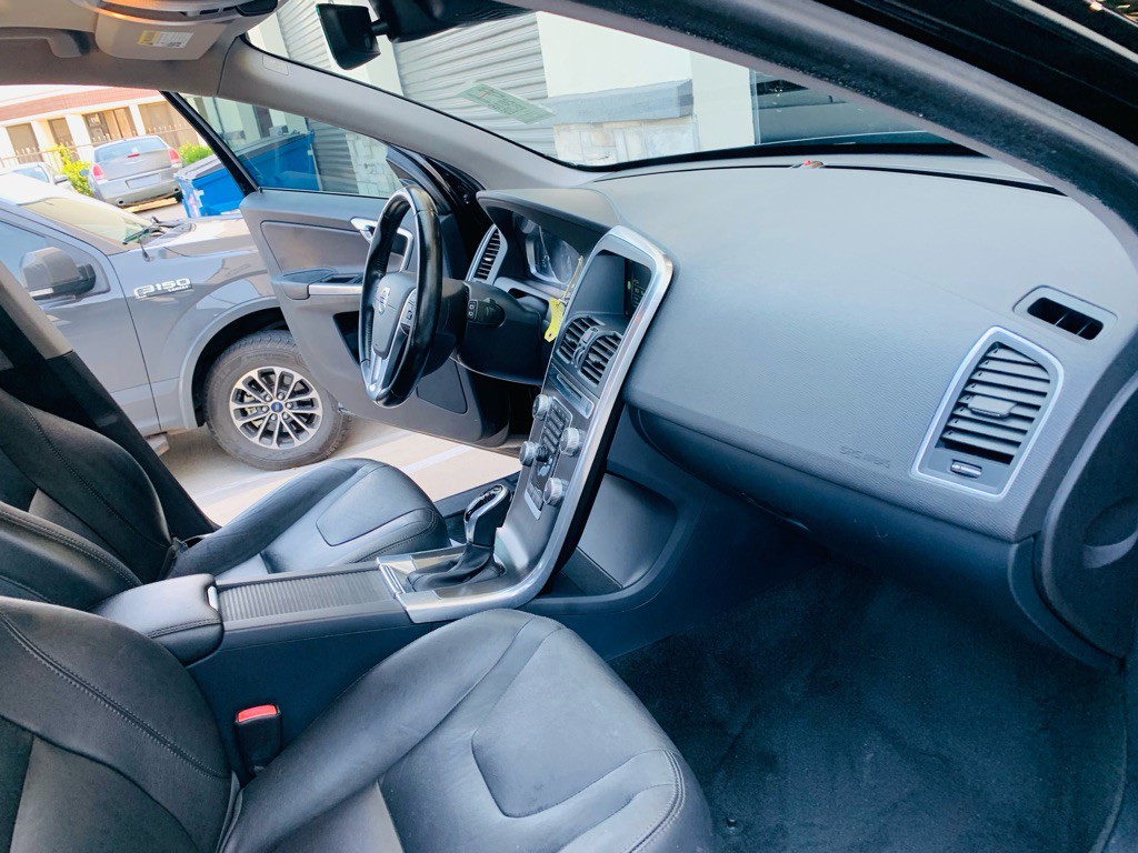 2016 Volvo XC60 Image 26