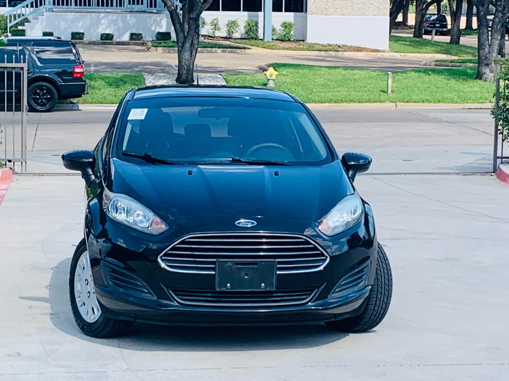 2016 Ford Fiesta Image 2