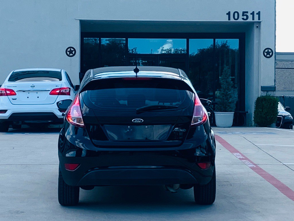 2016 Ford Fiesta Image 12