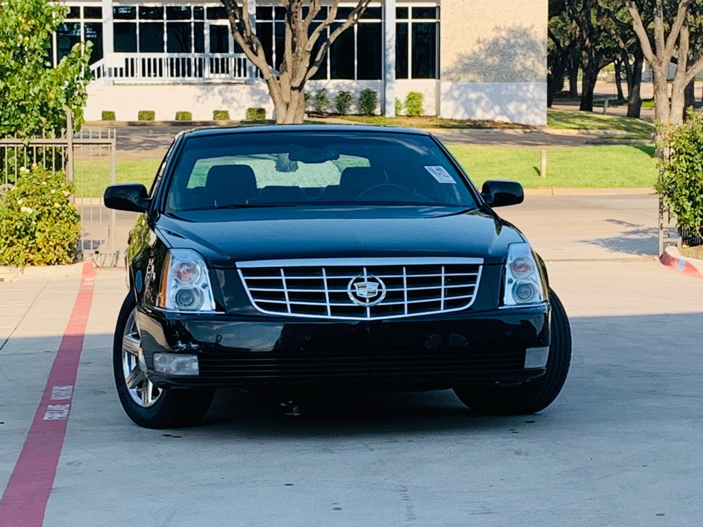 2007 Cadillac DTS Image 2