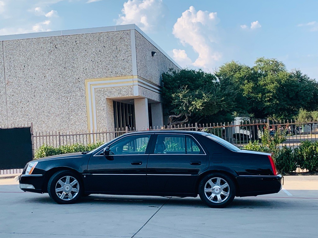 2007 Cadillac DTS Image 8