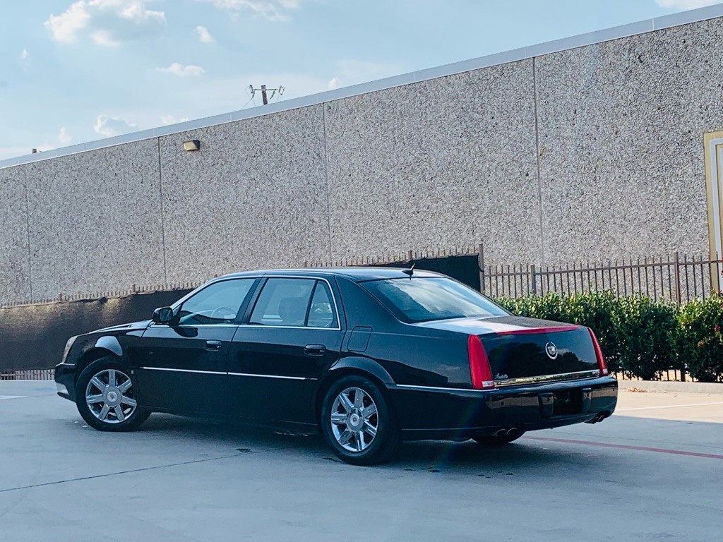 2007 Cadillac DTS Image 10