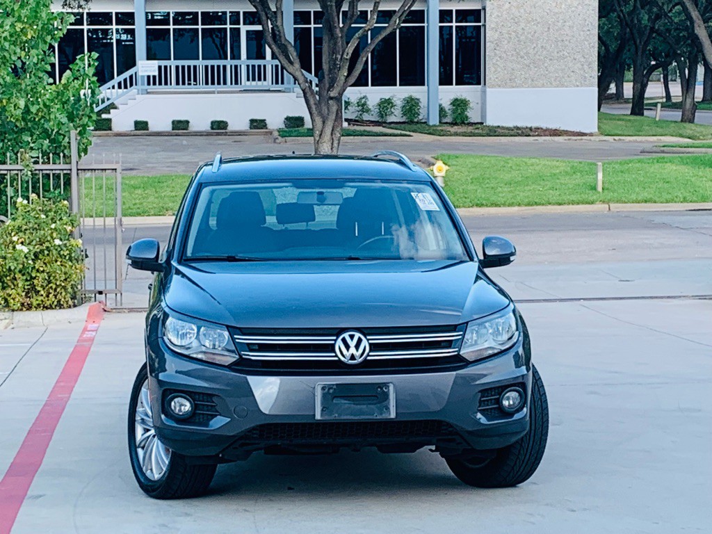 2012 Volkswagen Tiguan Image 2
