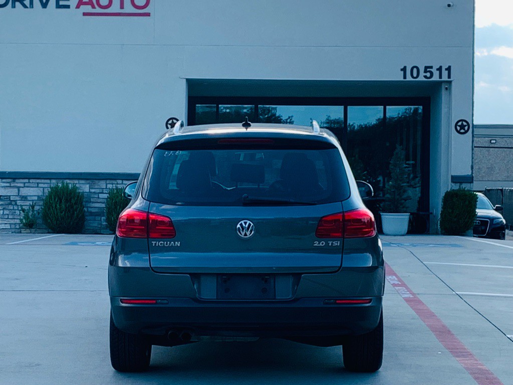 2012 Volkswagen Tiguan Image 11