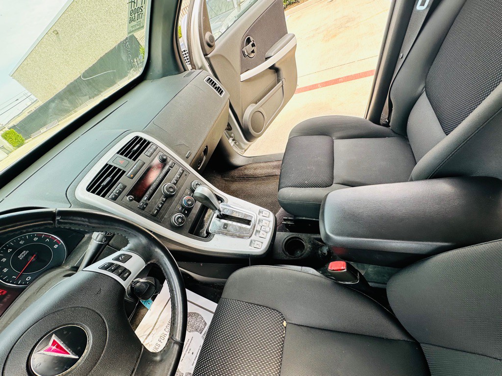 2009 Pontiac Torrent Image 14
