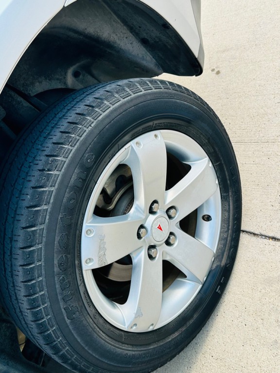 2009 Pontiac Torrent Image 23