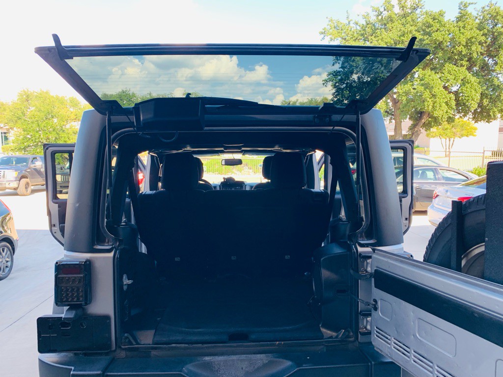 2014 Jeep Wrangler Unlimited Image 21