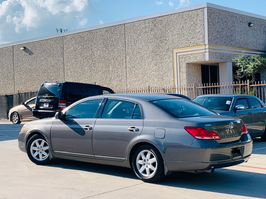2007 Toyota Avalon Image 8