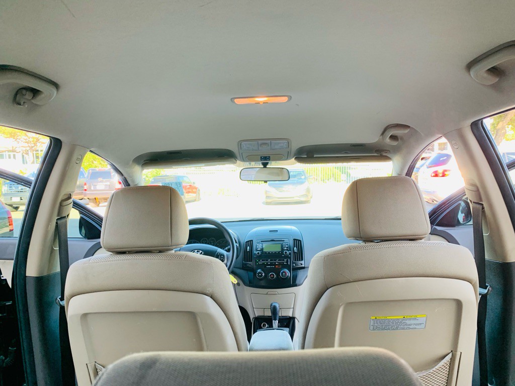 2012 Hyundai Elantra Image 18