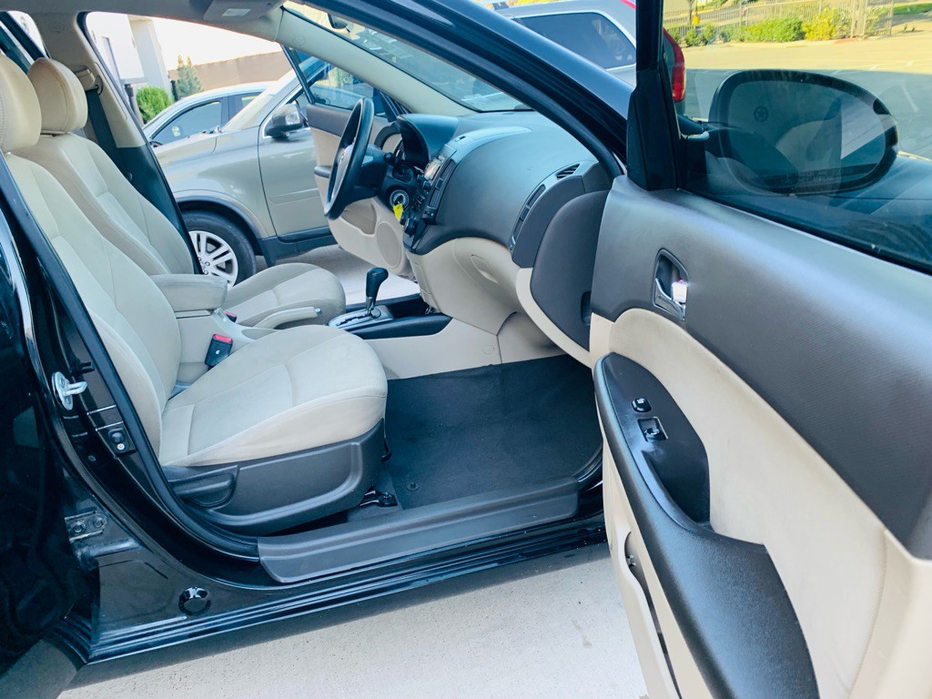 2012 Hyundai Elantra Image 21