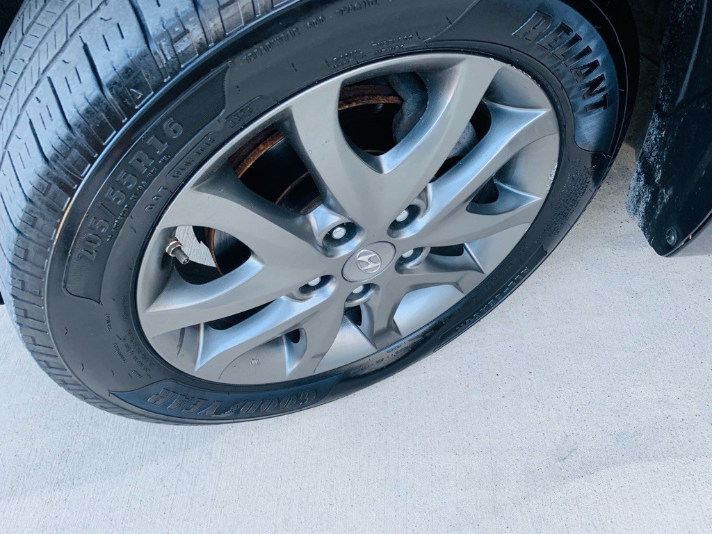 2012 Hyundai Elantra Image 25