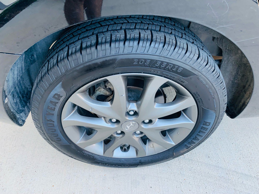 2012 Hyundai Elantra Image 27