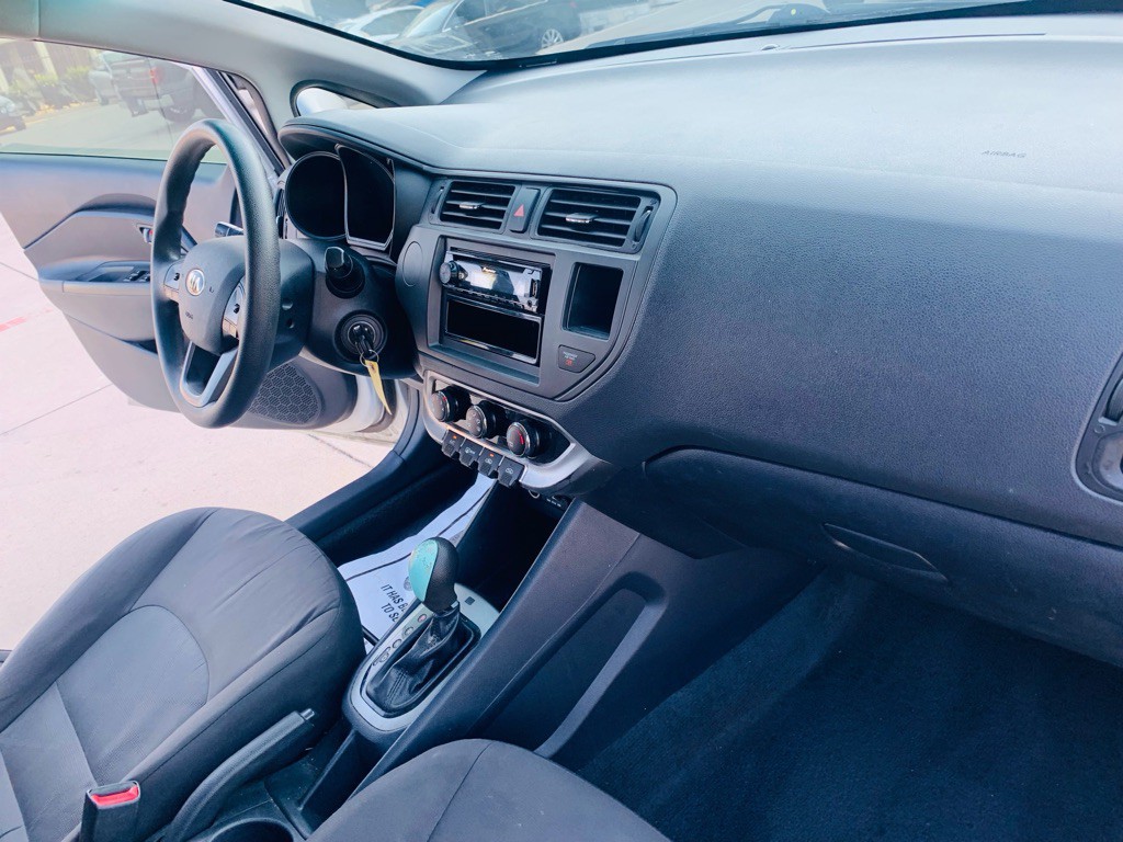 2013 Kia Rio Image 21