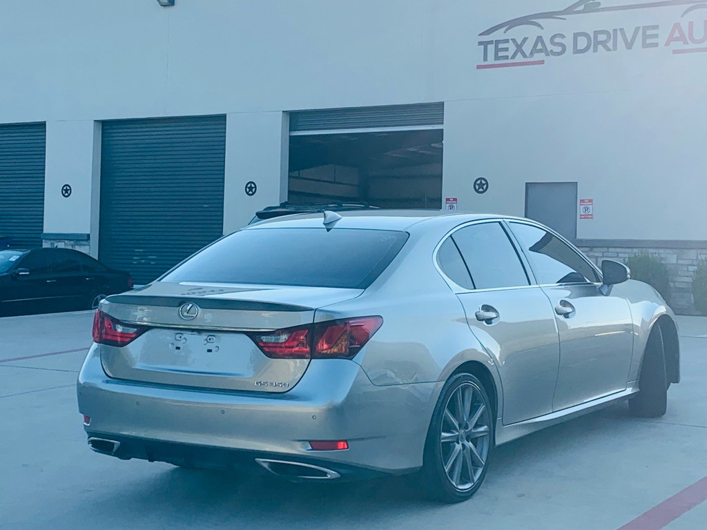 2015 Lexus GS Image 10