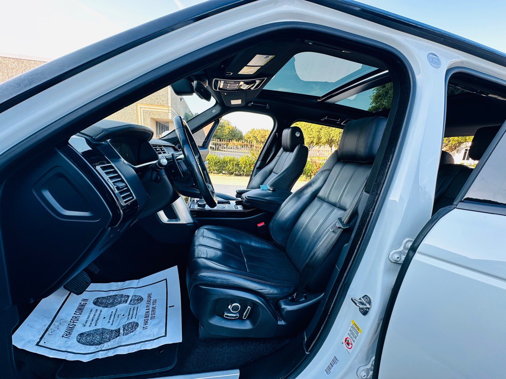 2017 Land Rover Range Rover Image 11
