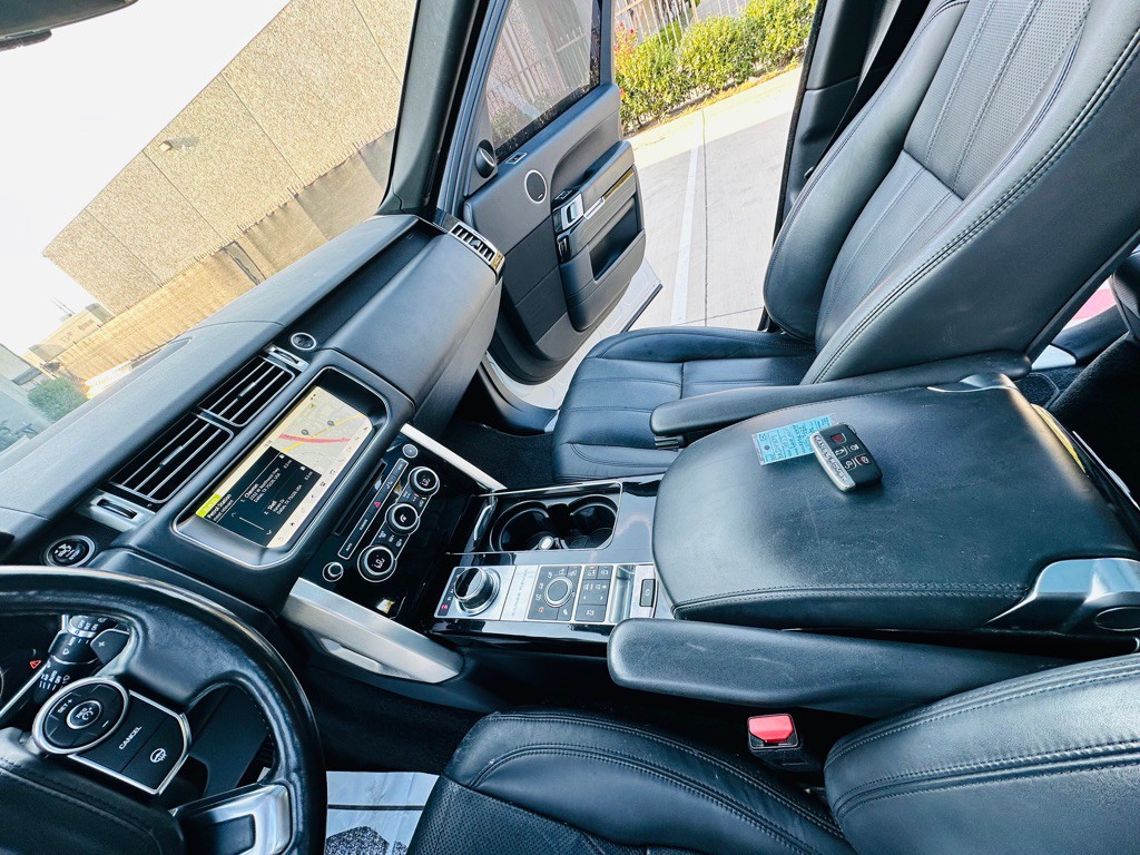 2017 Land Rover Range Rover Image 14