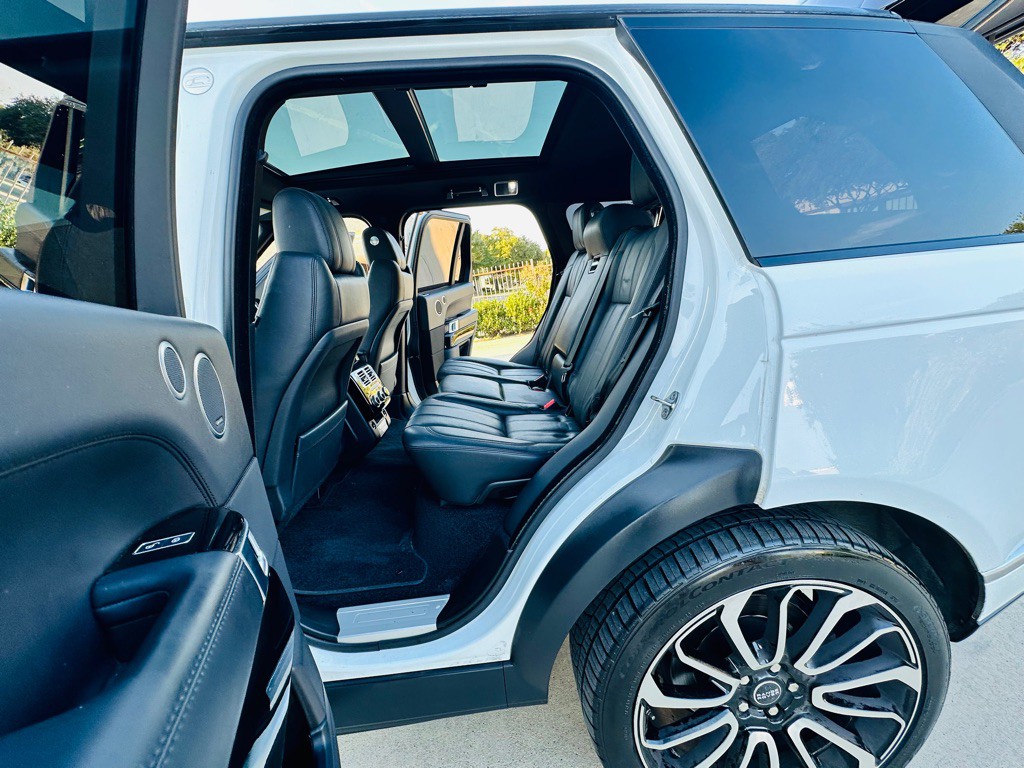 2017 Land Rover Range Rover Image 15