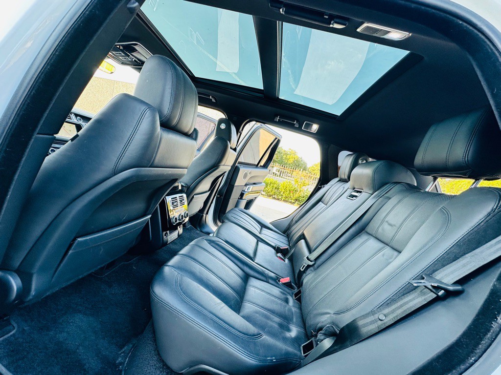 2017 Land Rover Range Rover Image 16