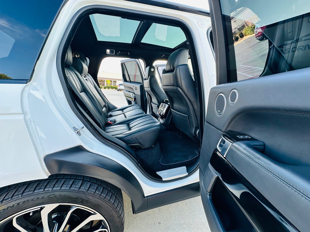2017 Land Rover Range Rover Image 21