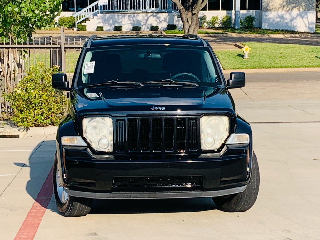 2010 Jeep Liberty Image 2