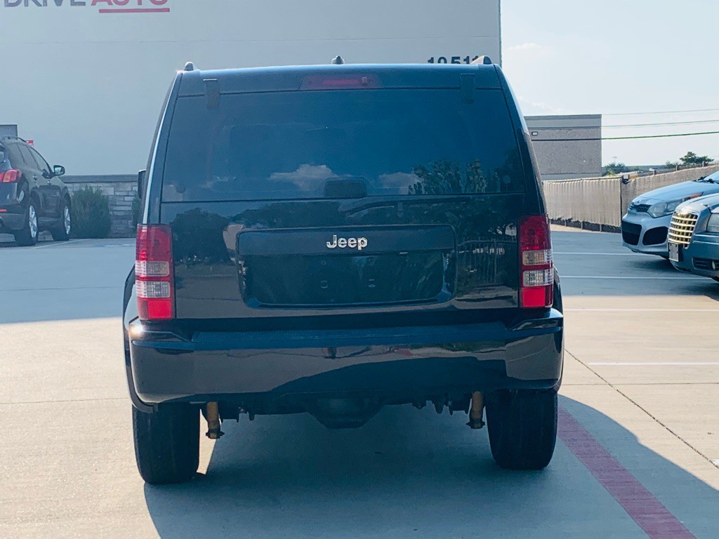 2010 Jeep Liberty Image 7