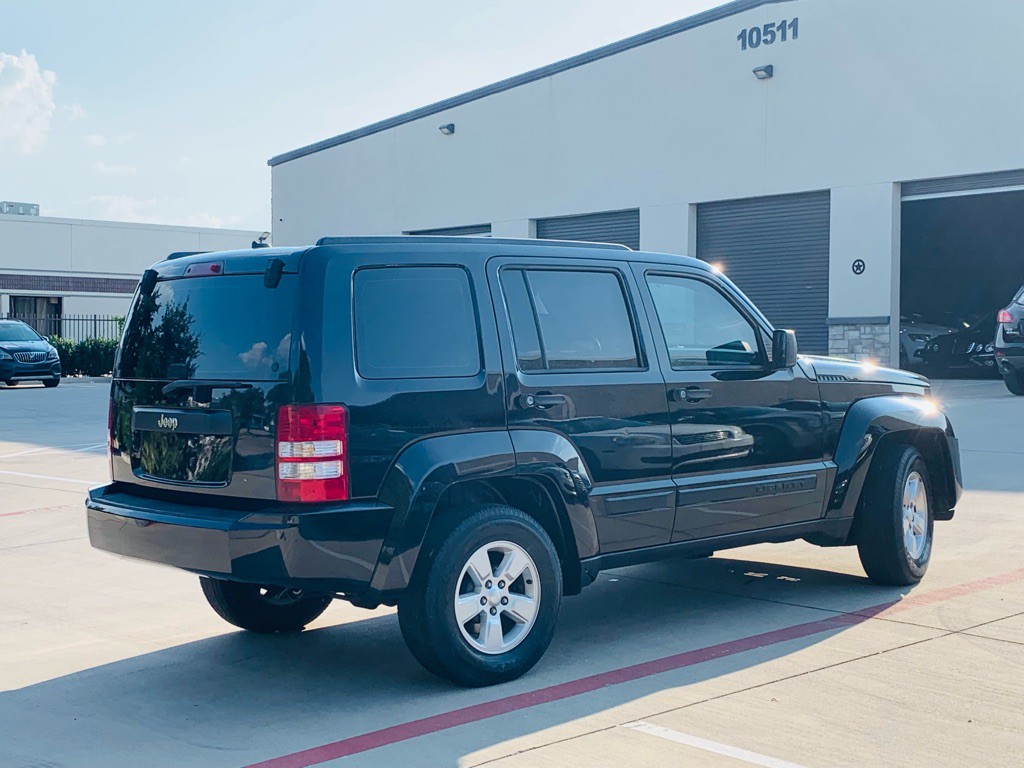 2010 Jeep Liberty Image 9