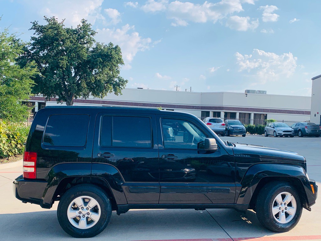 2010 Jeep Liberty Image 10