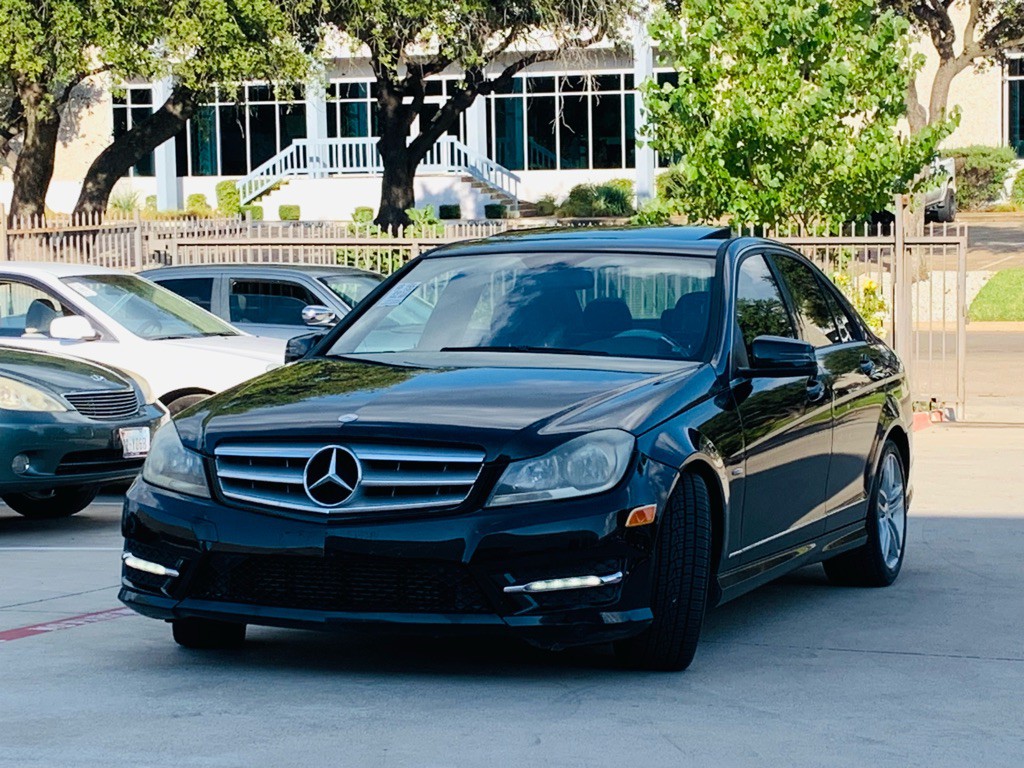 2012 Mercedes-Benz C-Class Image 3