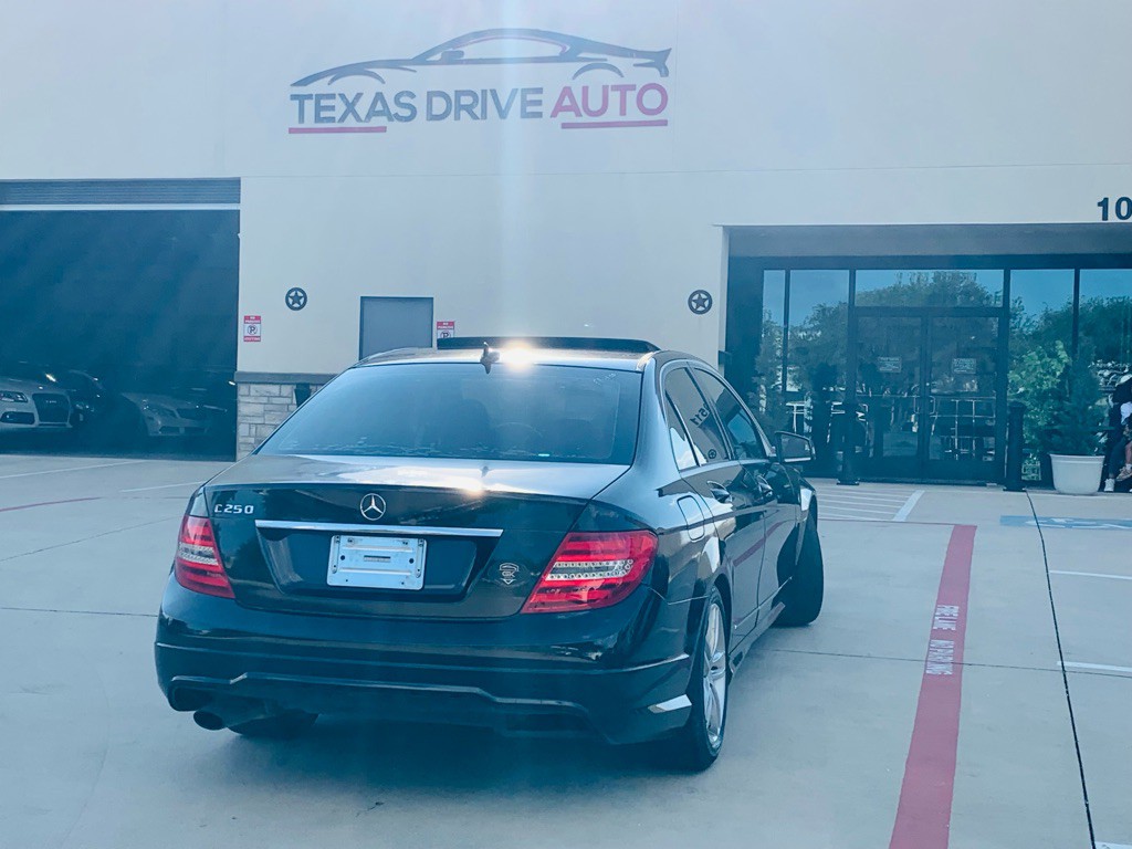 2012 Mercedes-Benz C-Class Image 8