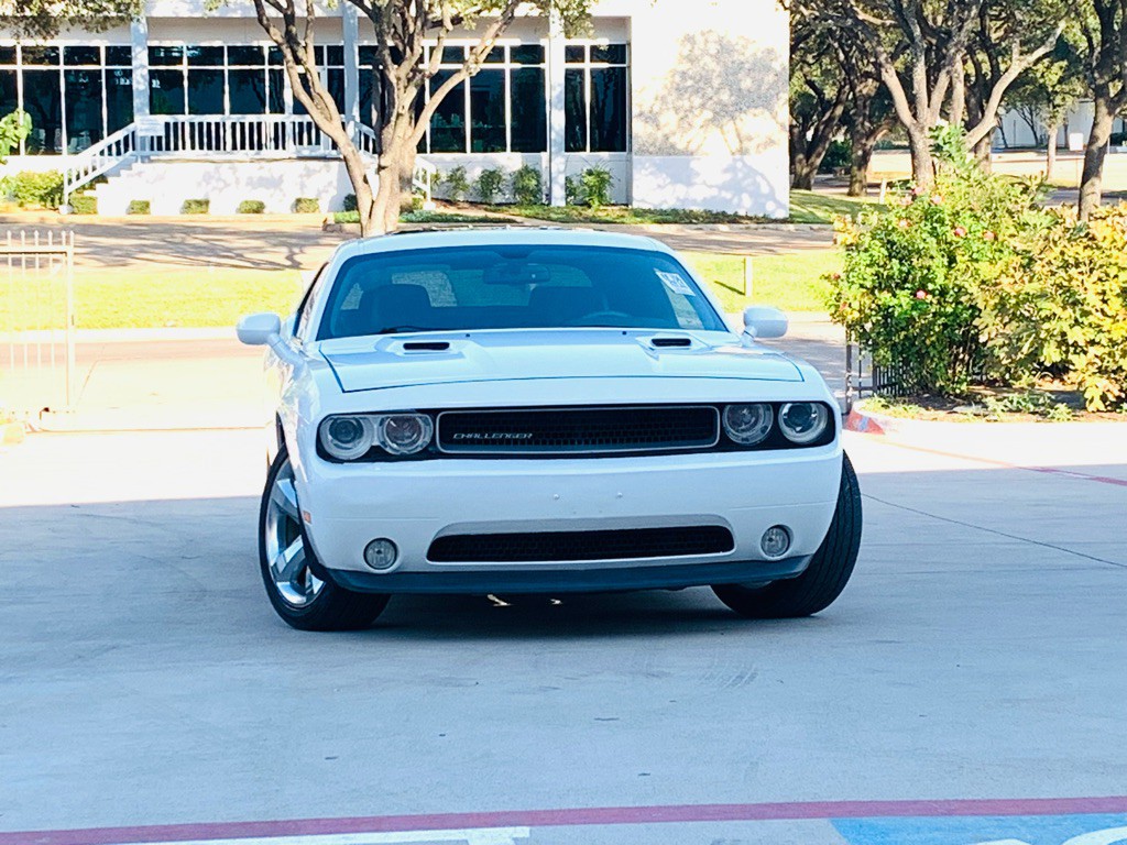 2014 Dodge Challenger Image 2