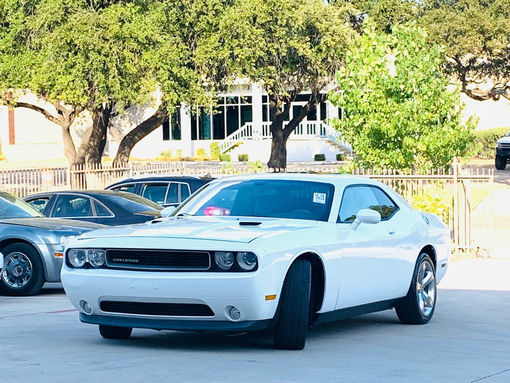 2014 Dodge Challenger Image 4