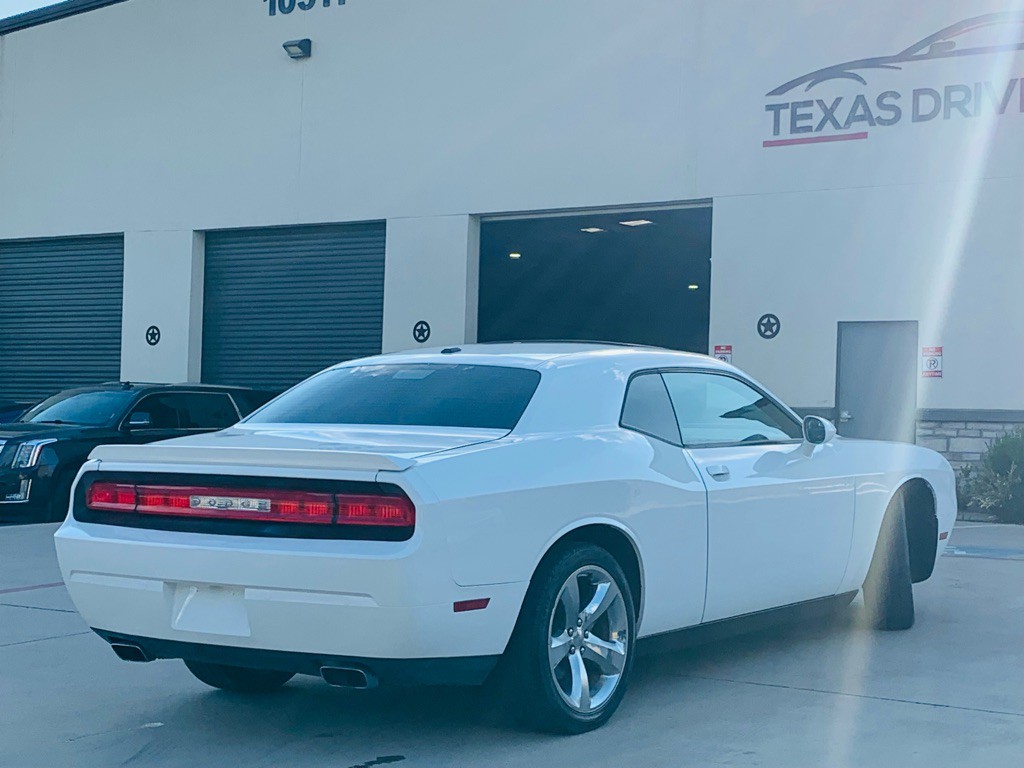 2014 Dodge Challenger Image 11