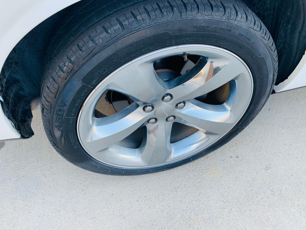 2014 Dodge Challenger Image 28