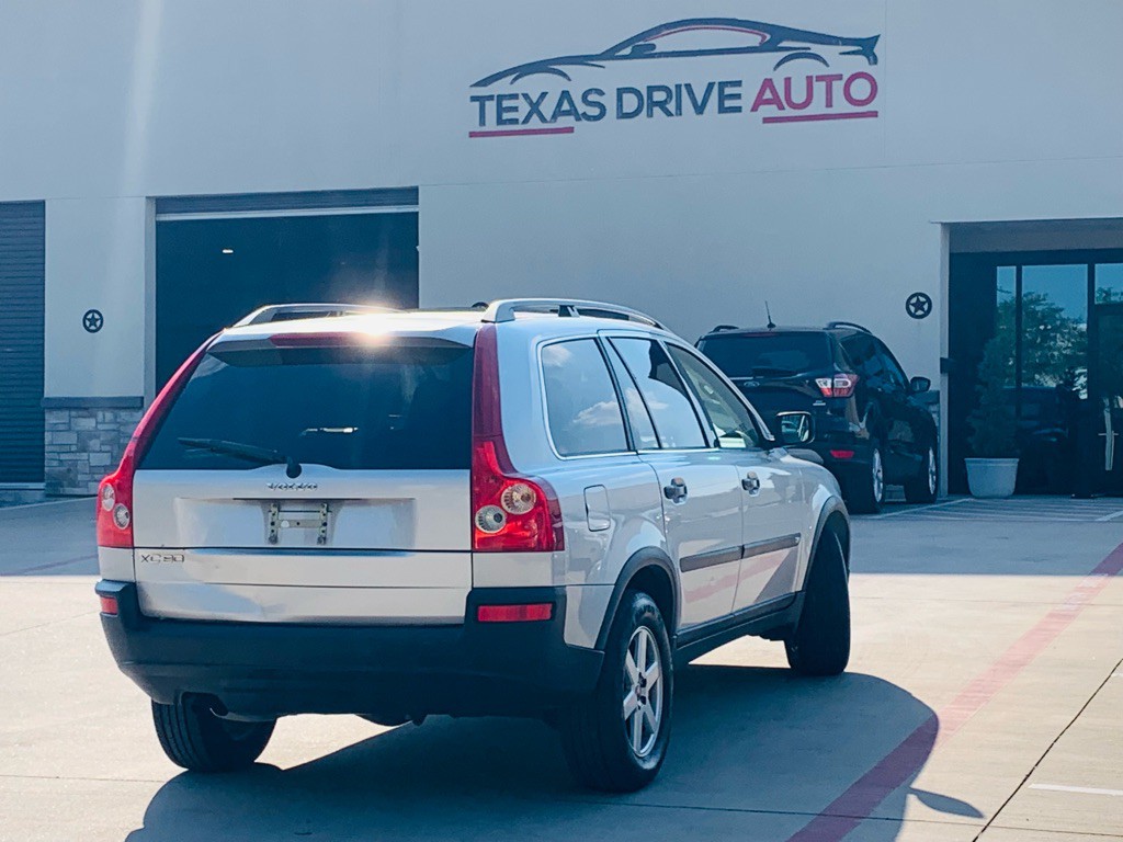 2005 Volvo XC90 Image 10