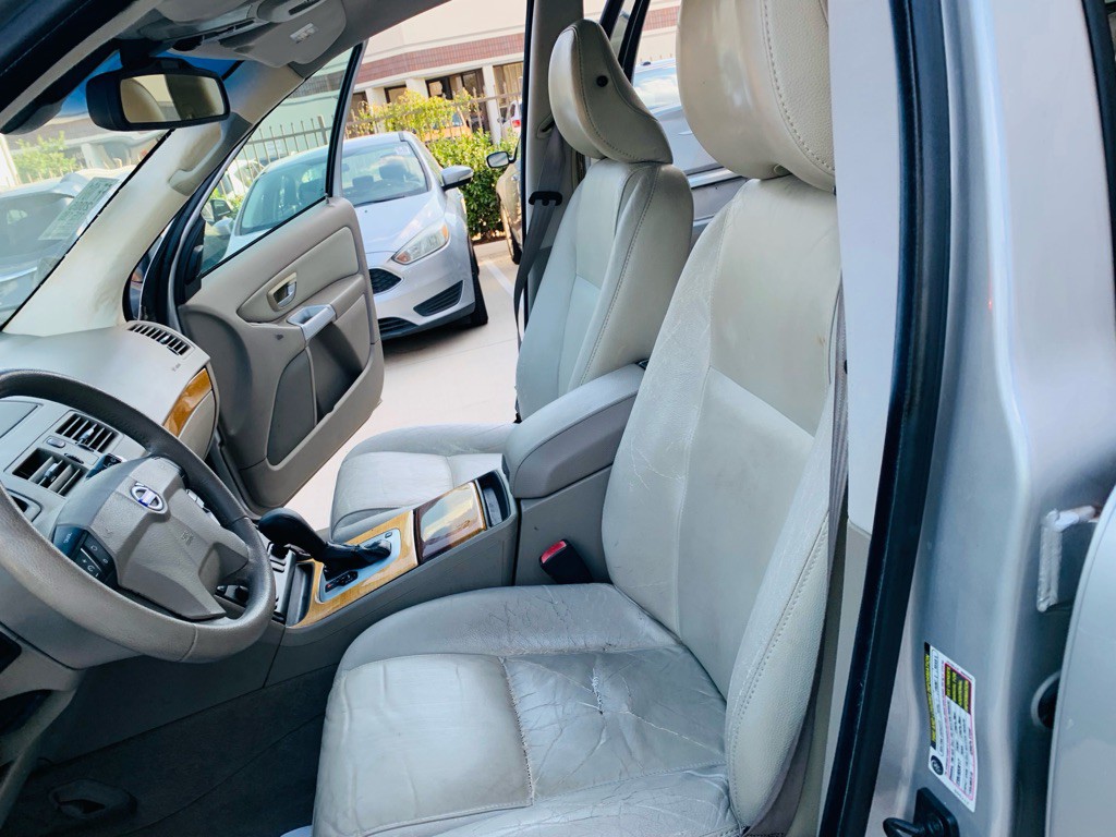 2005 Volvo XC90 Image 16