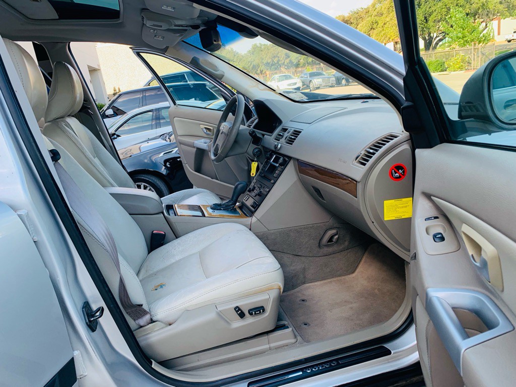 2005 Volvo XC90 Image 25