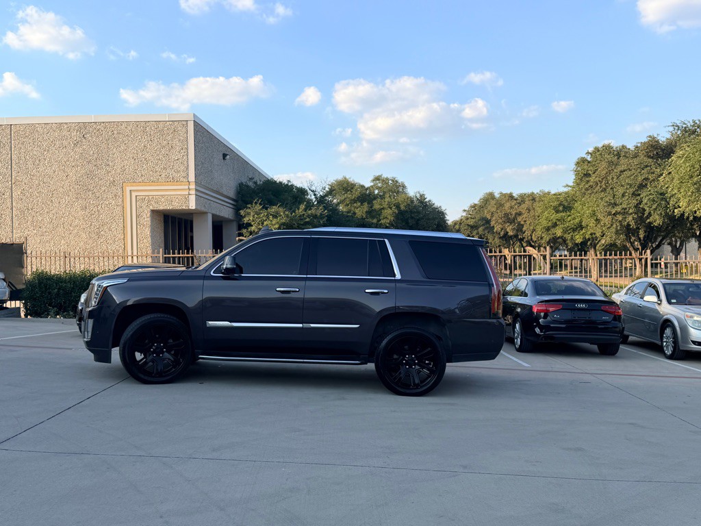 2017 Cadillac Escalade Image 4