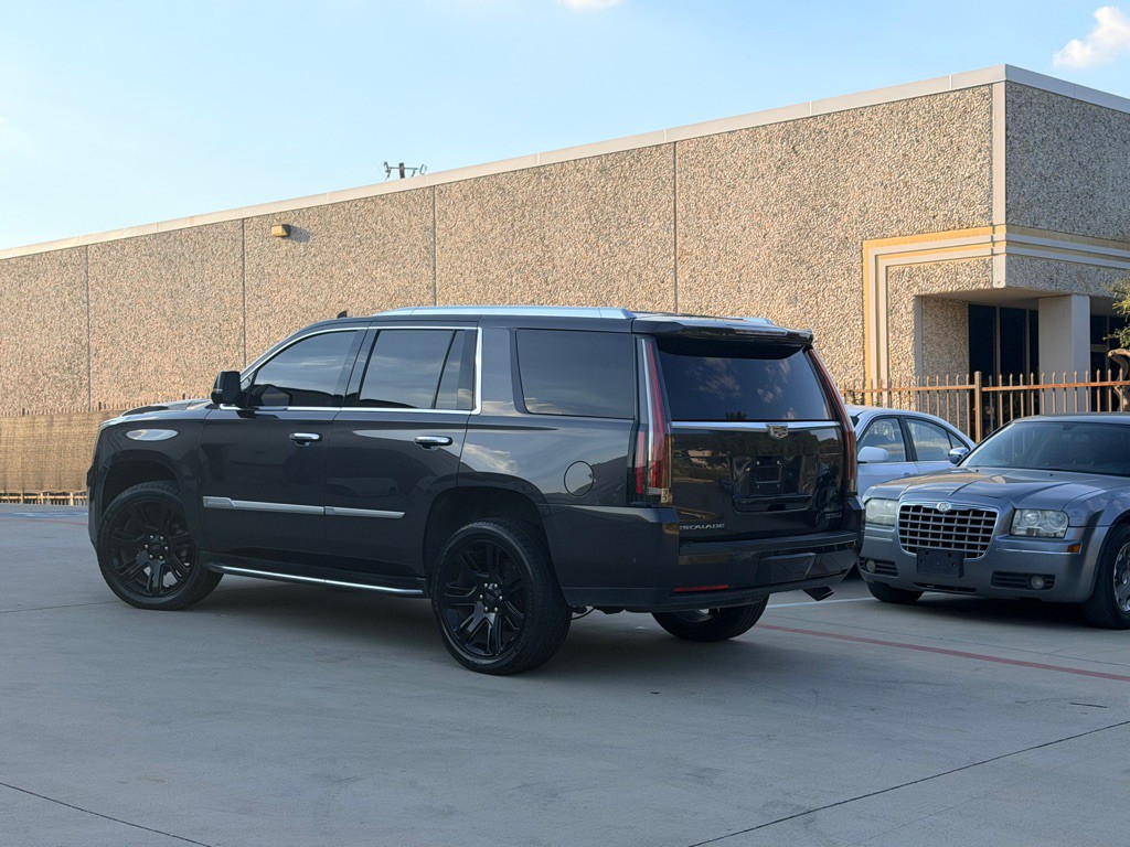 2017 Cadillac Escalade Image 5