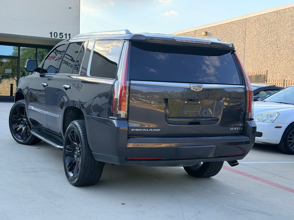 2017 Cadillac Escalade Image 6
