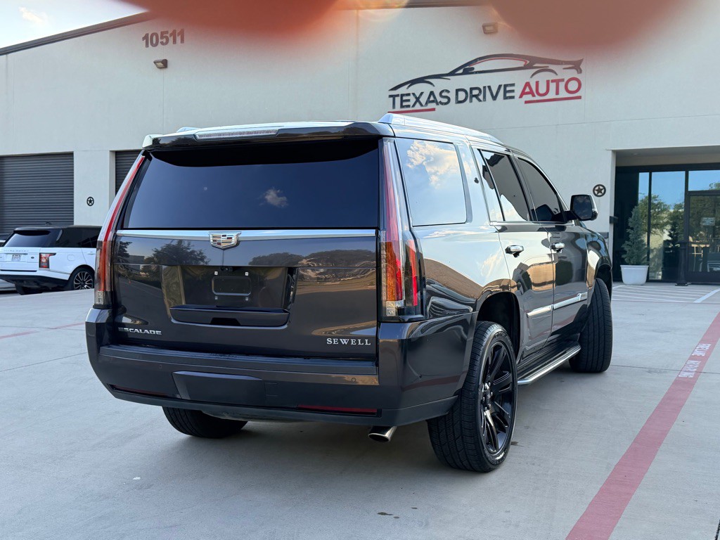2017 Cadillac Escalade Image 7