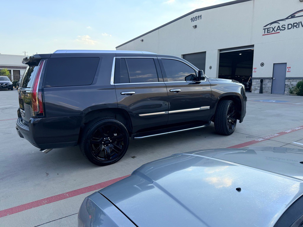 2017 Cadillac Escalade Image 8
