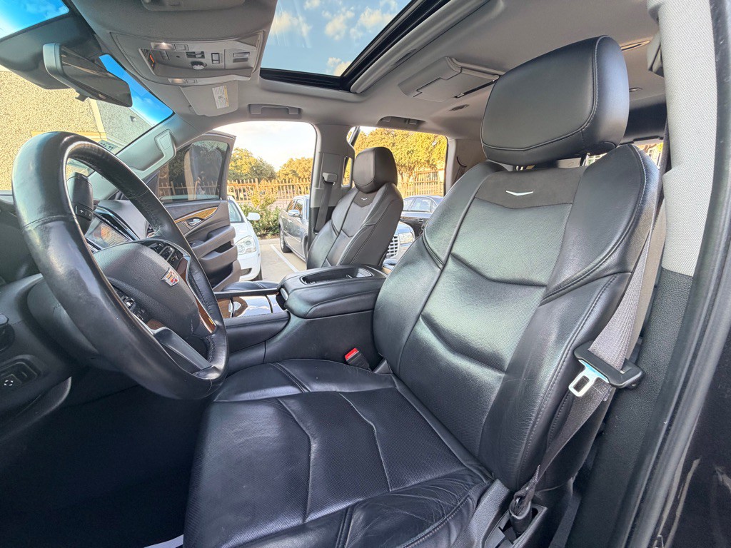 2017 Cadillac Escalade Image 11