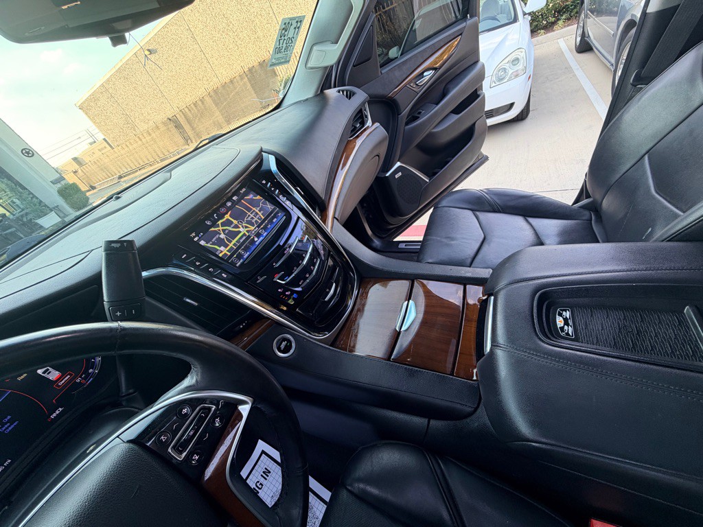 2017 Cadillac Escalade Image 14