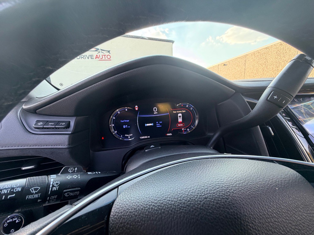 2017 Cadillac Escalade Image 15