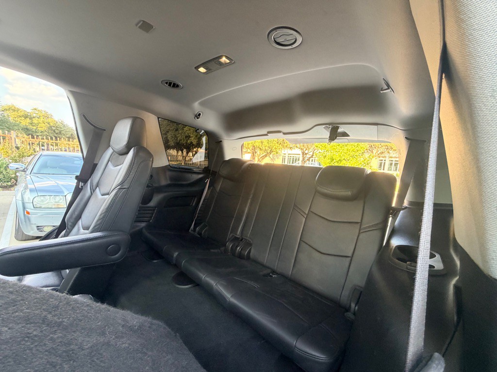 2017 Cadillac Escalade Image 19