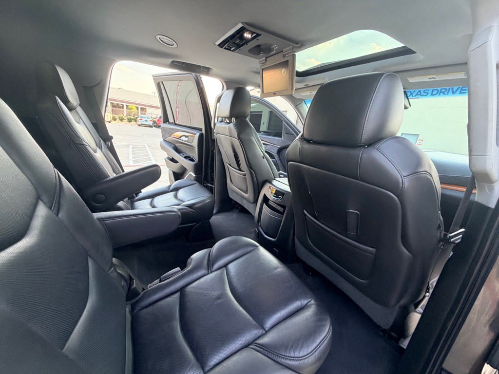 2017 Cadillac Escalade Image 23